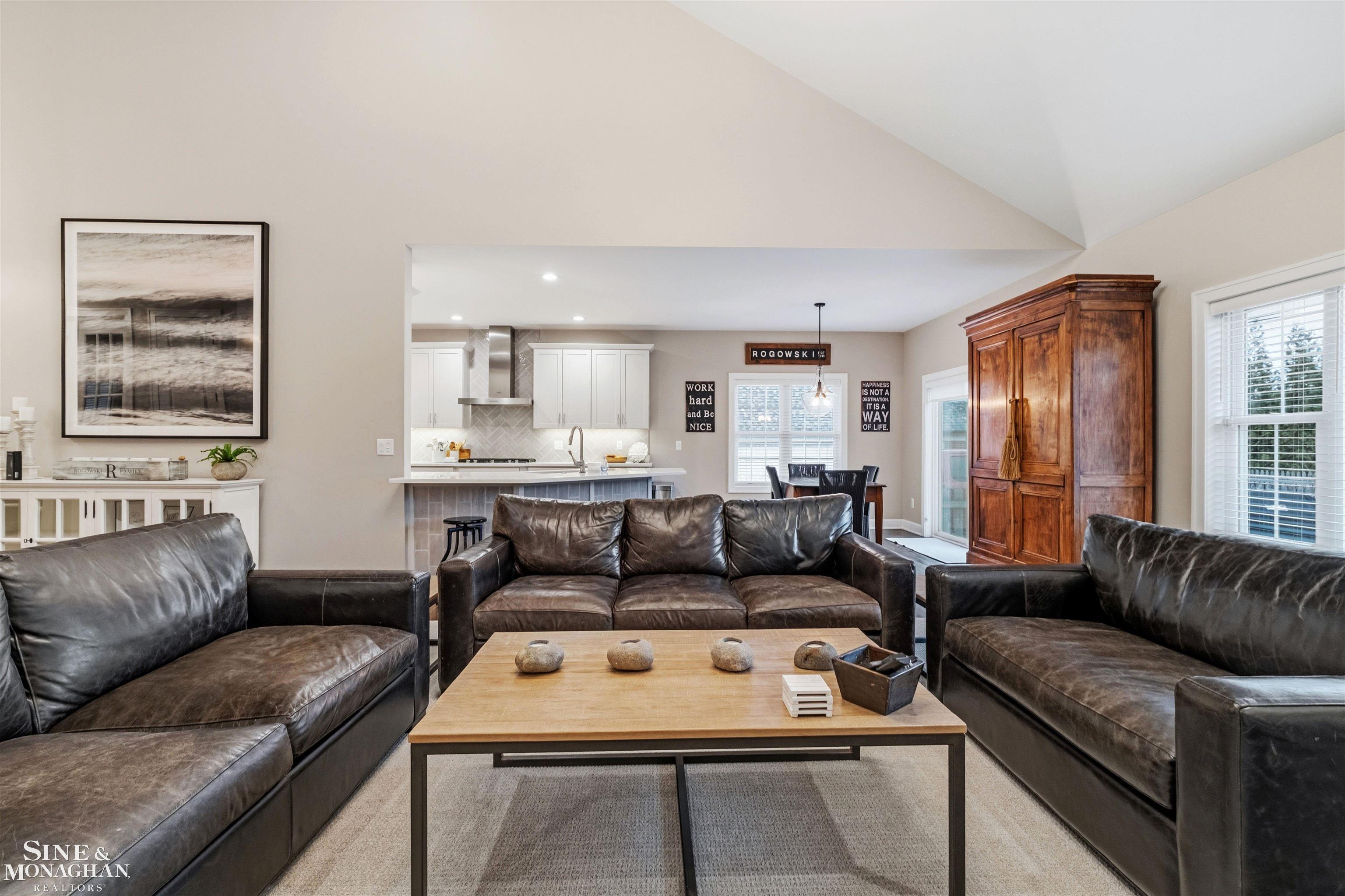 174 Kerby Road Grosse Pointe, MI 48236 - Photo 10 of 64 Great Room