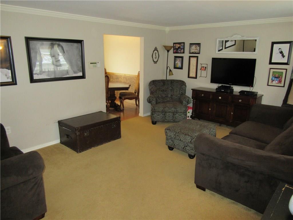 1446 Prospect Road Pittsburgh, PA 15227 - Photo 4 of 25 Gallery Image 4