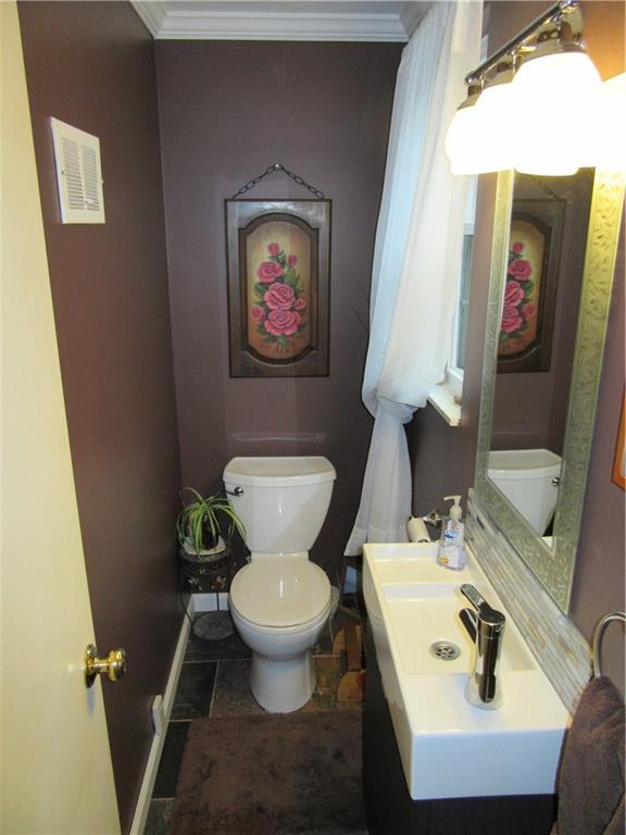 1446 Prospect Road Pittsburgh, PA 15227 - Photo 9 of 25 Gallery Image 9