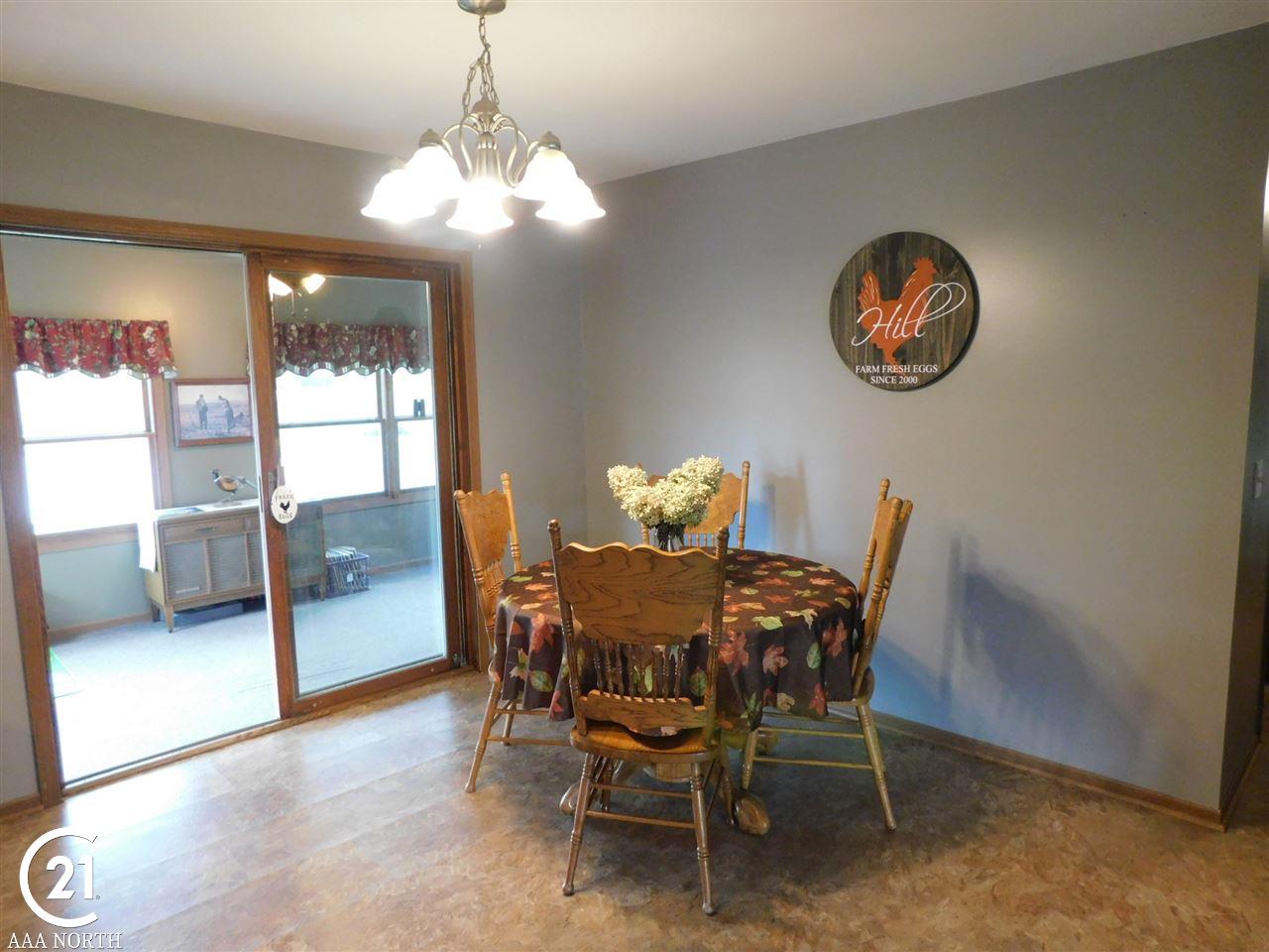 9592 Bryce Road Avoca, MI 48006 - Photo 4 of 28 50025095-3.JPG