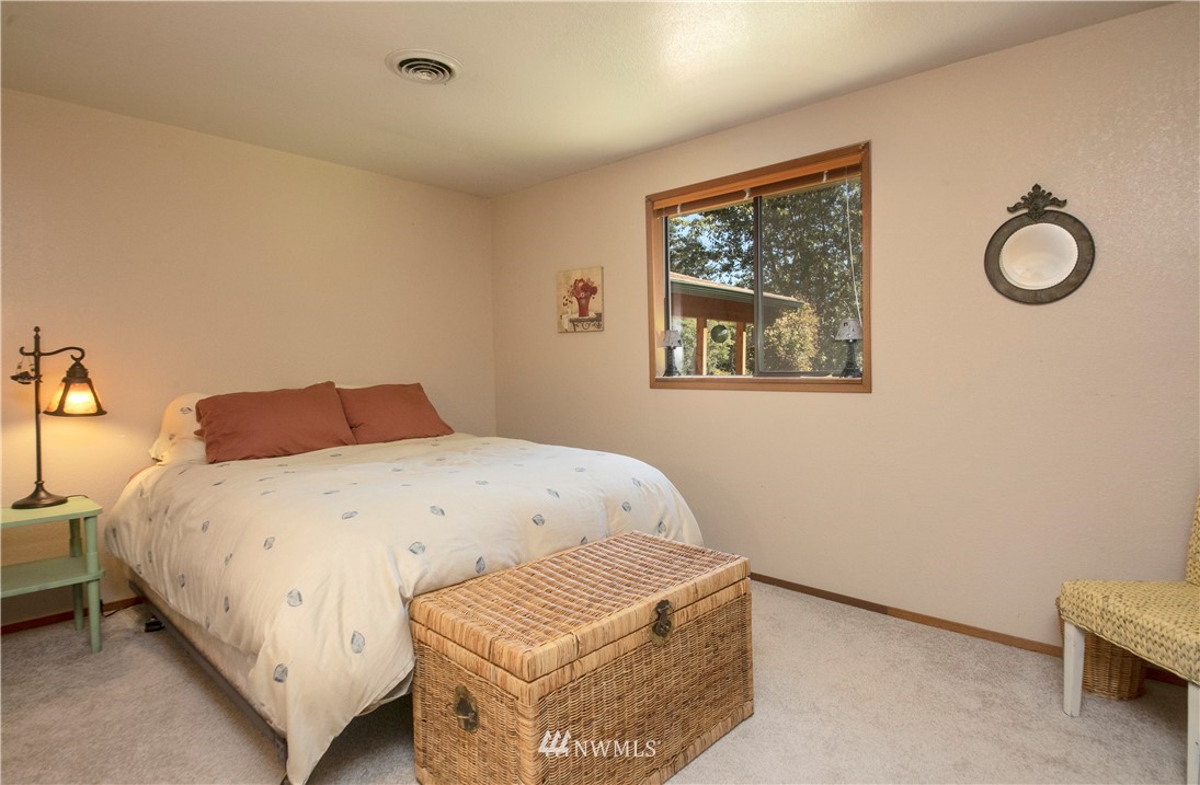 4075 Junco Road Greenbank, WA 98253 - Photo 15 of 40 Gallery Image 15