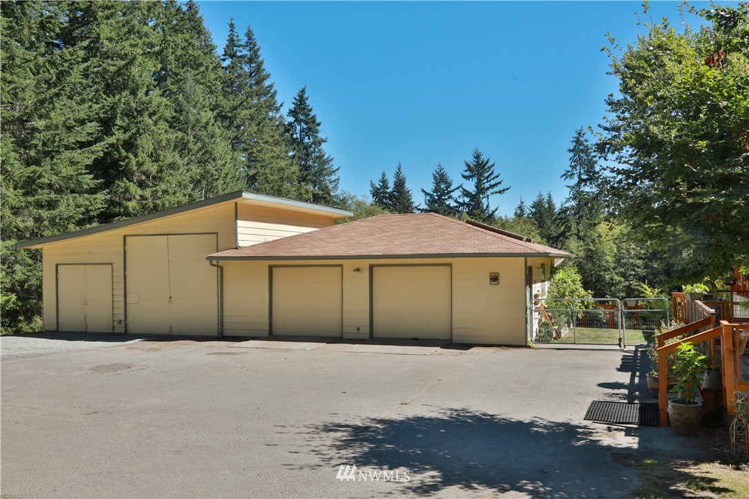 4075 Junco Road Greenbank, WA 98253 - Photo 3 of 40 Gallery Image 3