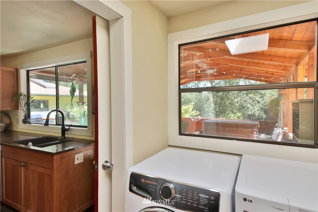 4075 Junco Road Greenbank, WA 98253 - Photo 10 of 40 Gallery Image 10