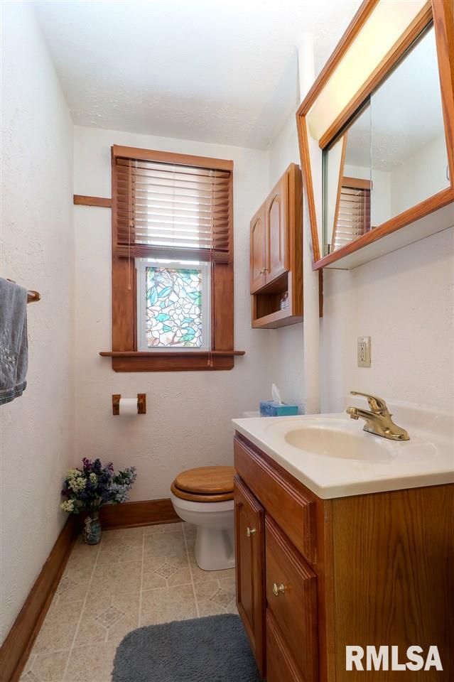 2904 Telegraph Road Davenport, IA 52804 - Photo 11 of 19 Gallery Image 11