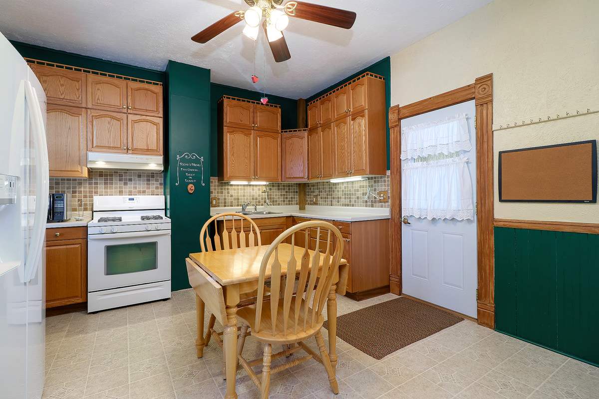 2904 Telegraph Road Davenport, IA 52804 - Photo 9 of 19 Gallery Image 9