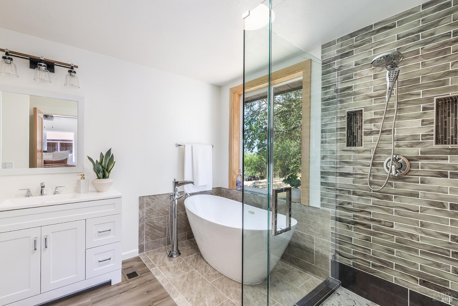 1676 Chiquita Road Healdsburg, CA 95448 - Photo 27 of 46