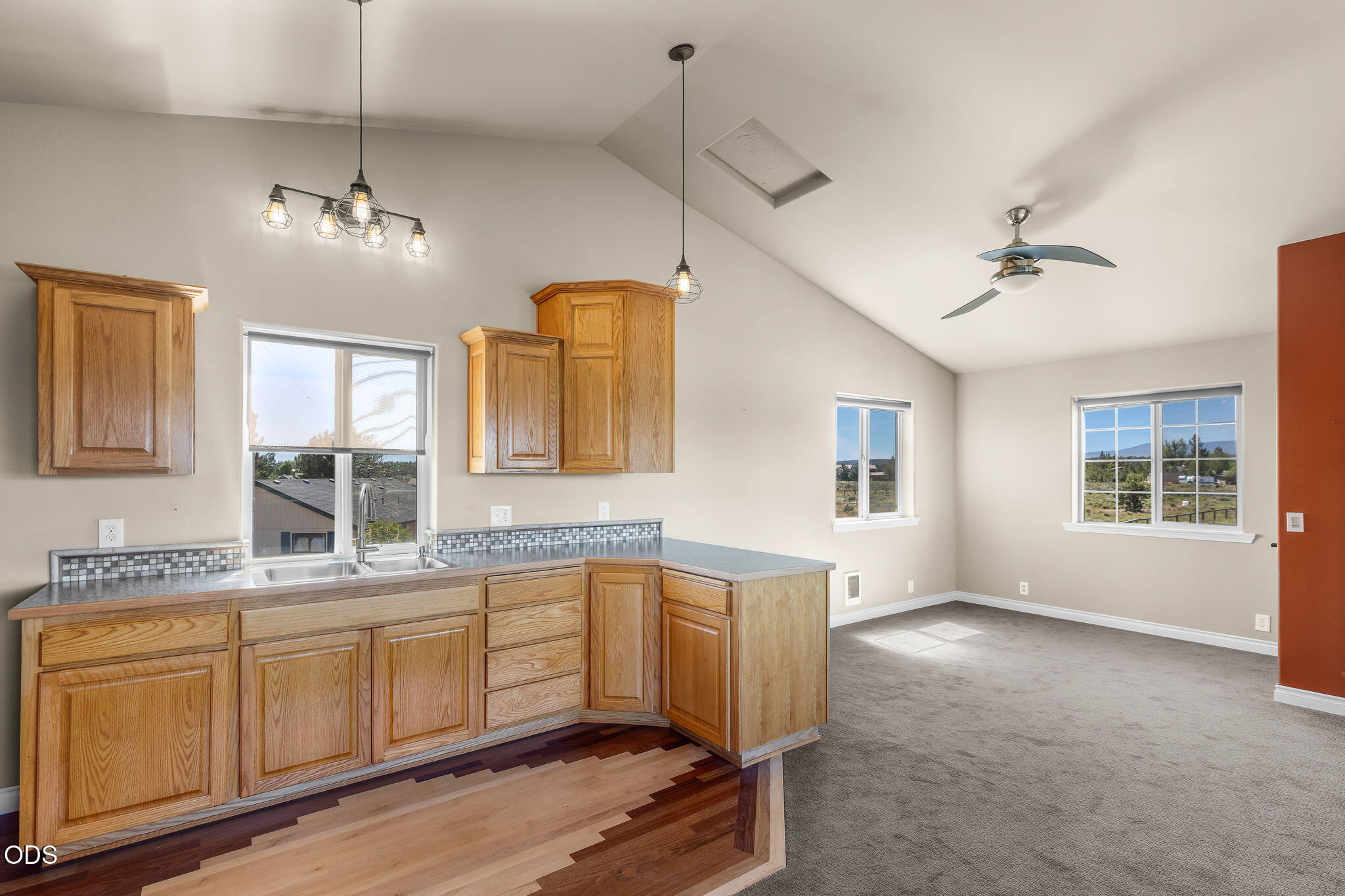 66967 Lance Road Bend, OR 97703 - Photo 37 of 58