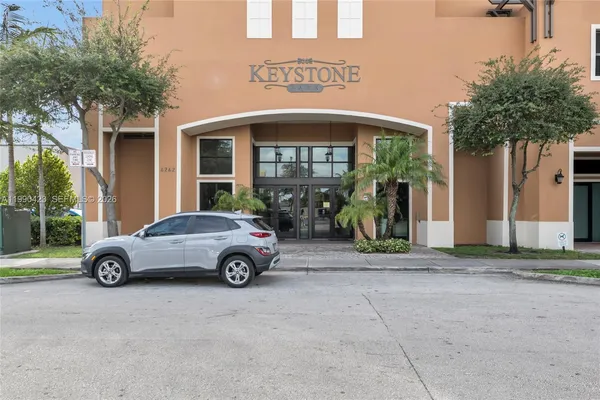 $2,100 | 4242 Northwest 2nd Street, Unit 807, Miami, FL 33126