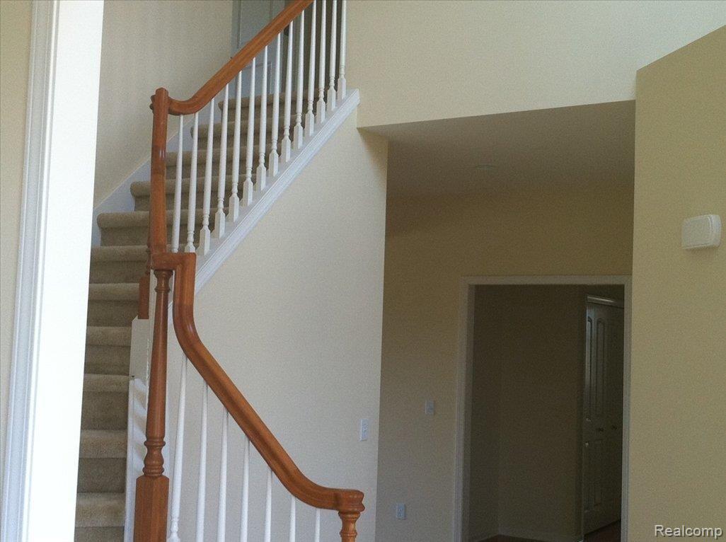 3690 Hogan Circle Rochester, MI 48307 - Photo 2 of 17 Stunning entry