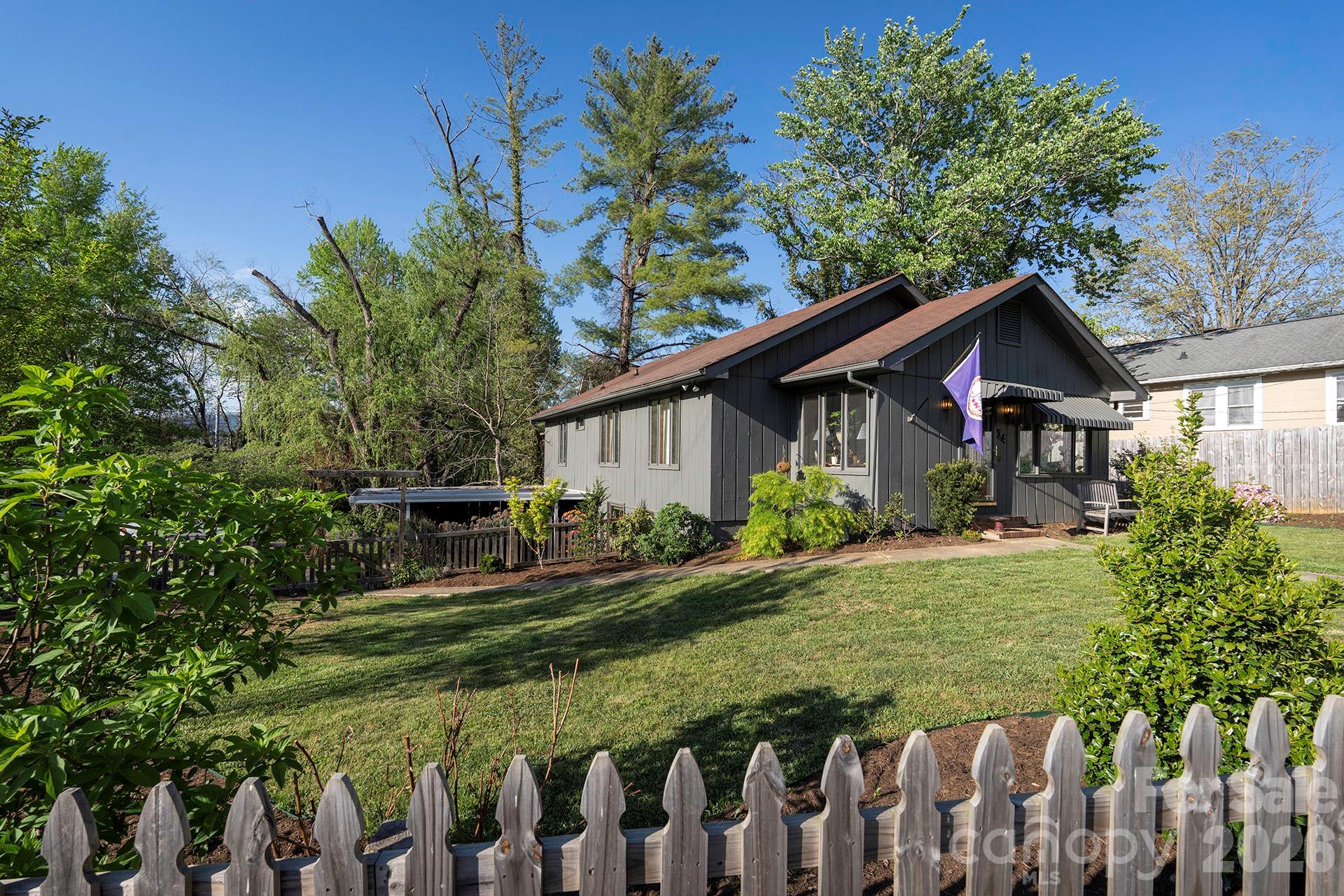 34 Oakley Road Asheville, NC 28803 - Photo 2 of 13