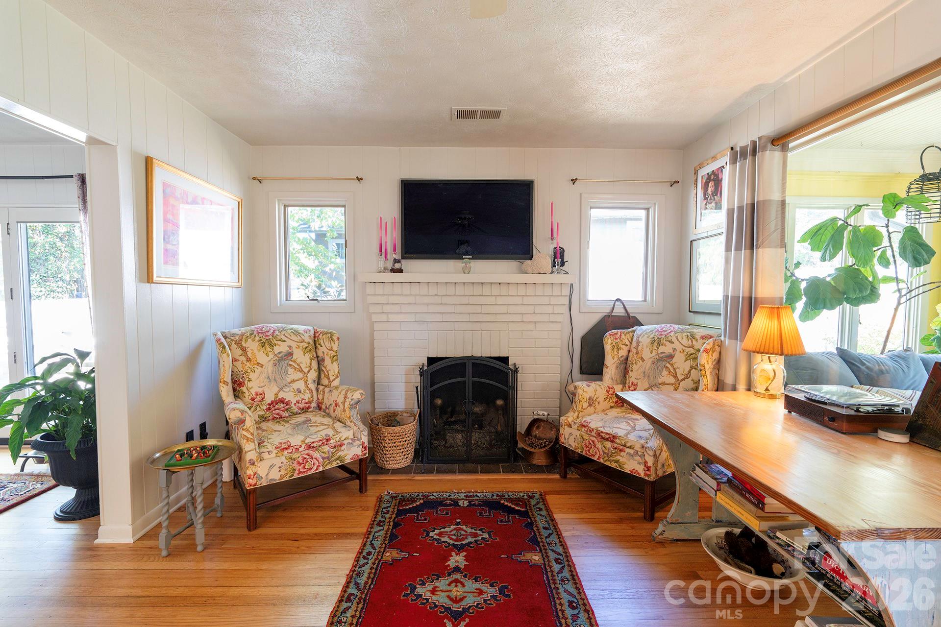 34 Oakley Road Asheville, NC 28803 - Photo 5 of 13