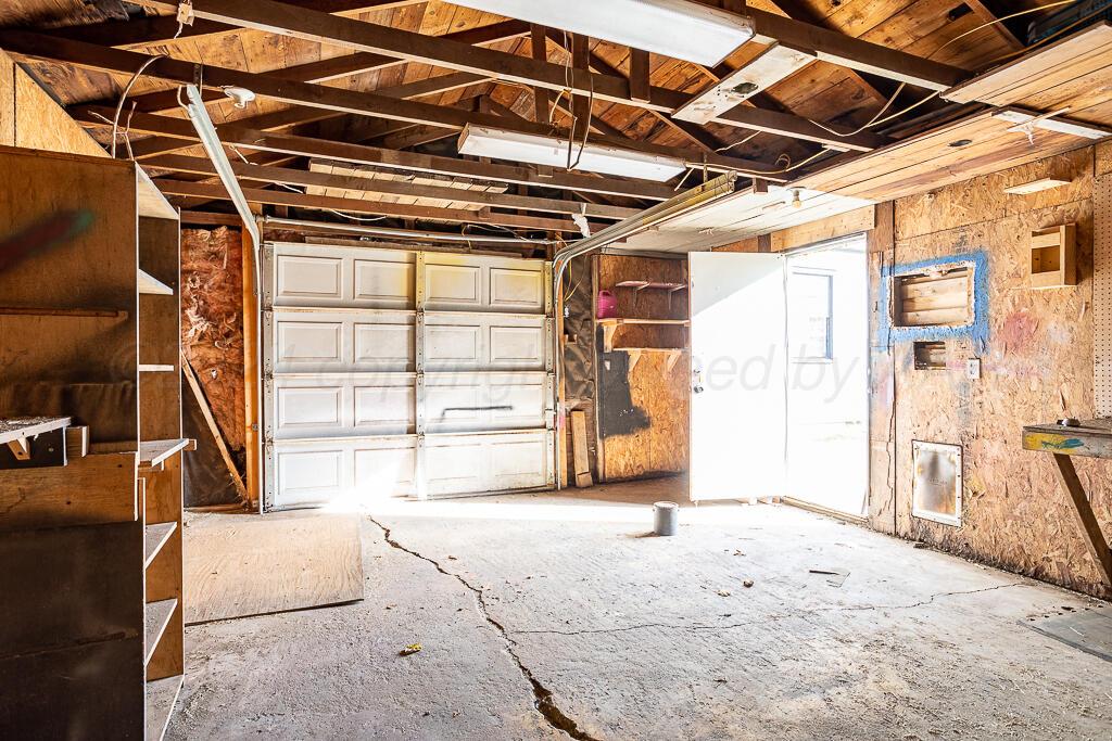 4302 South Jackson Street Amarillo, TX 79110 - Photo 13 of 16 a view of an empty room with a window