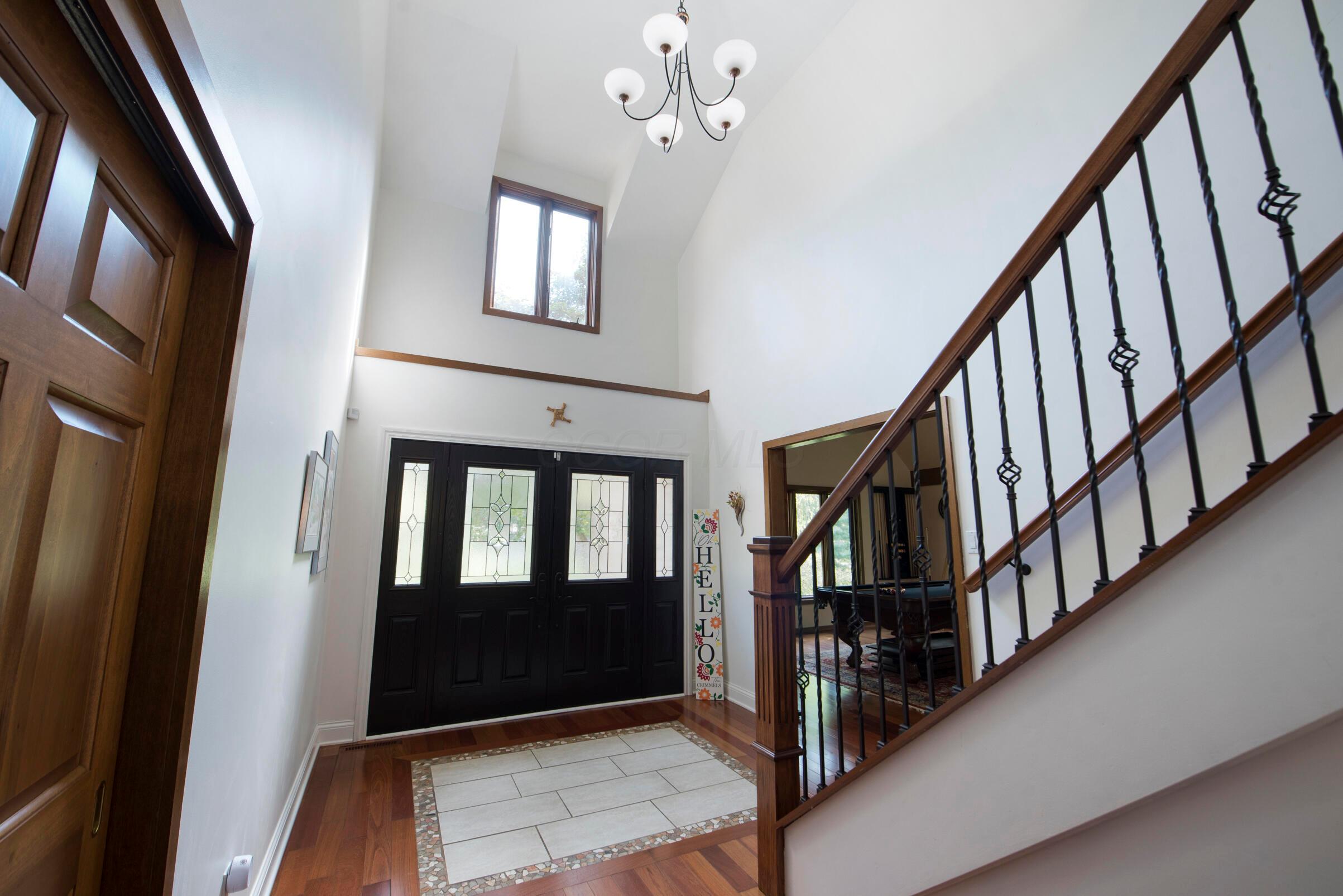 285 Partridge Bend Powell, OH 43065 - Photo 7 of 55 Foyer