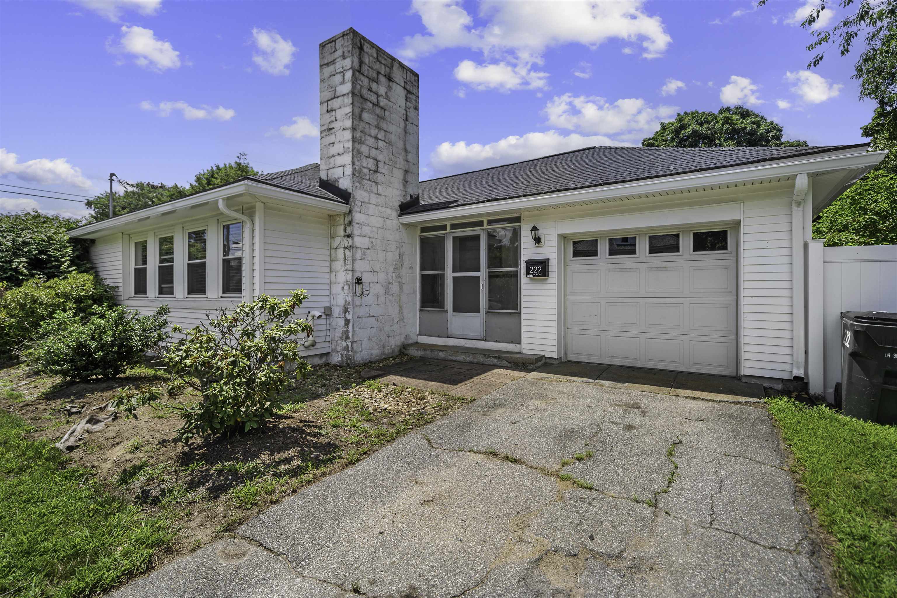 222 Calef Road Manchester, NH 03103 - Photo 5 of 23