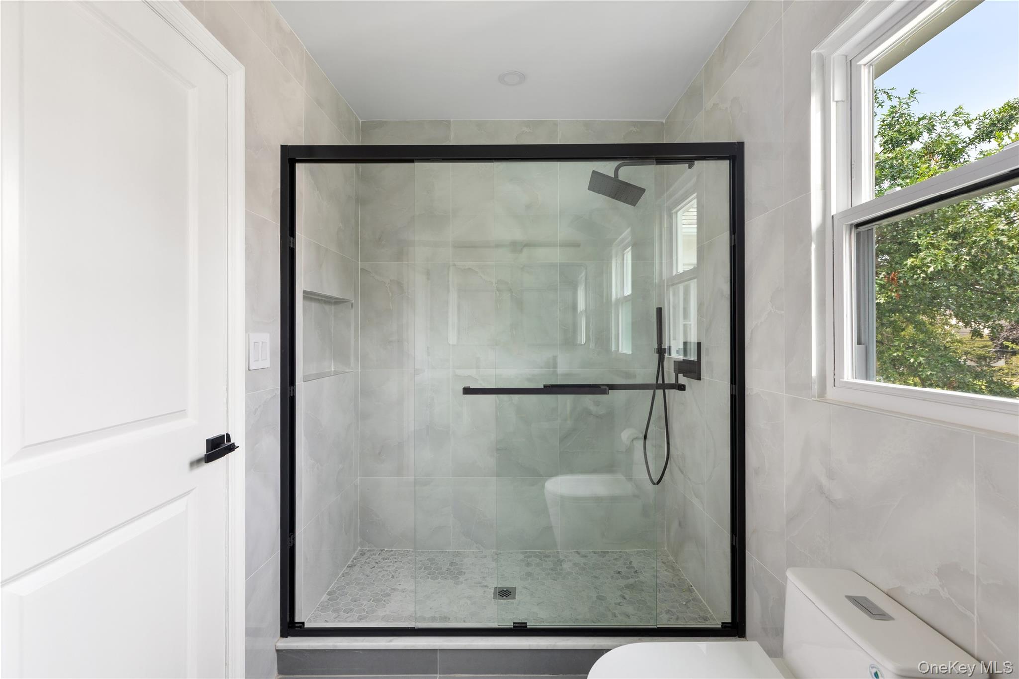 220 Pomander Road Mineola, NY 11501 - Photo 15 of 24 Gallery Image 15
