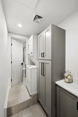 $2,250,000 | 197 West Houston Street | Hudson Square