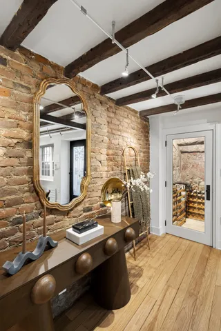 $2,250,000 | 197 West Houston Street | Hudson Square