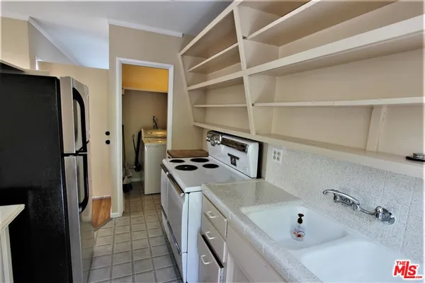 $2,850 | 380 Pershing Drive, Playa del Rey, CA 90293