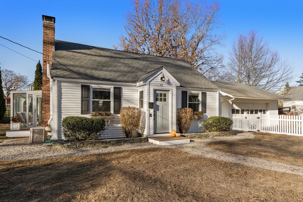 11 Londonderry Road Framingham, MA 01701 - Photo 1 of 38 Gallery Image 1