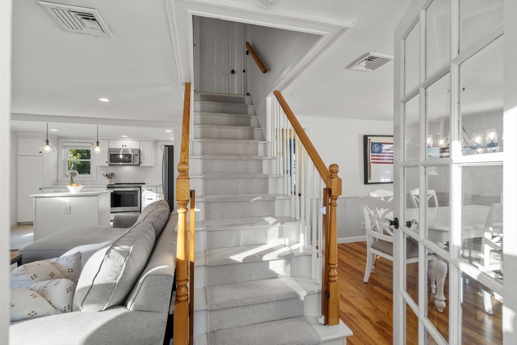 11 Londonderry Road Framingham, MA 01701 - Photo 14 of 38 Gallery Image 14