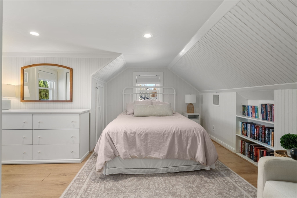 11 Londonderry Road Framingham, MA 01701 - Photo 19 of 38 Gallery Image 19