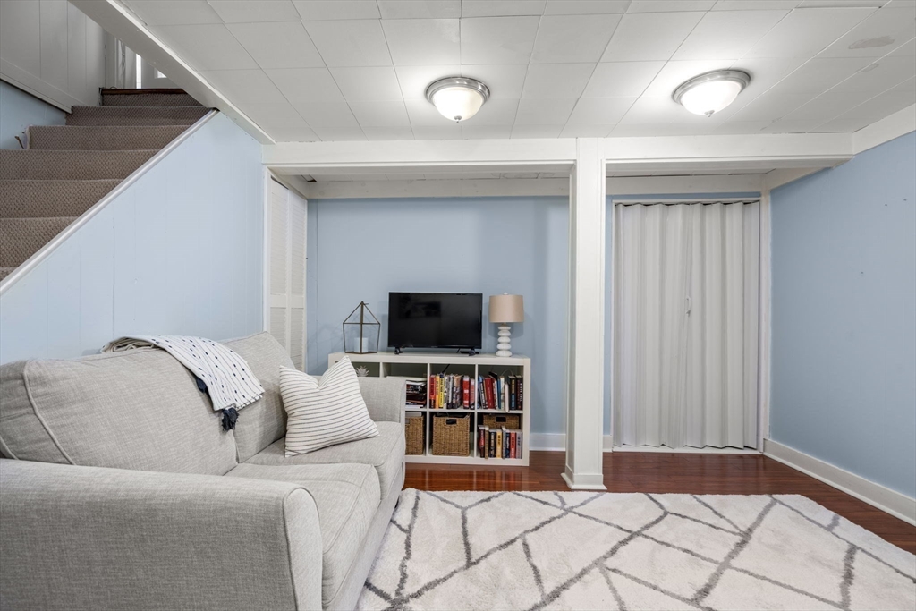 11 Londonderry Road Framingham, MA 01701 - Photo 28 of 38 Gallery Image 28