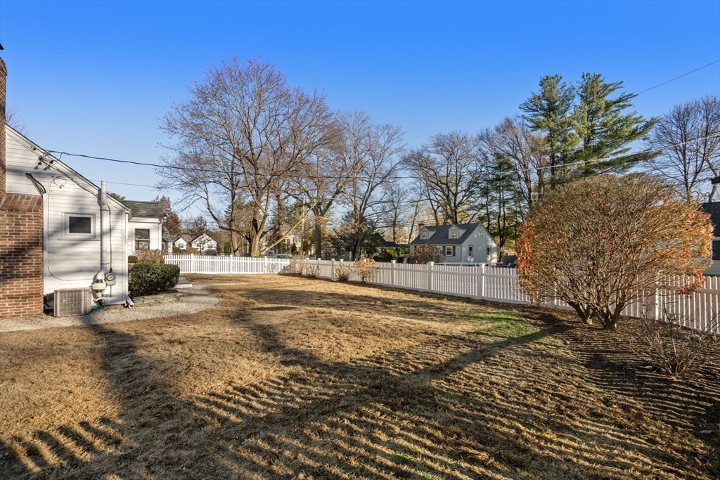 11 Londonderry Road Framingham, MA 01701 - Photo 36 of 38 Gallery Image 36