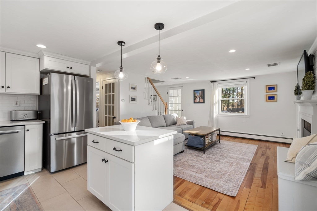 11 Londonderry Road Framingham, MA 01701 - Photo 6 of 38 Gallery Image 6
