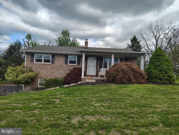 $283,000 | 1561 Lakeshore Drive, Chambersburg, PA 17202