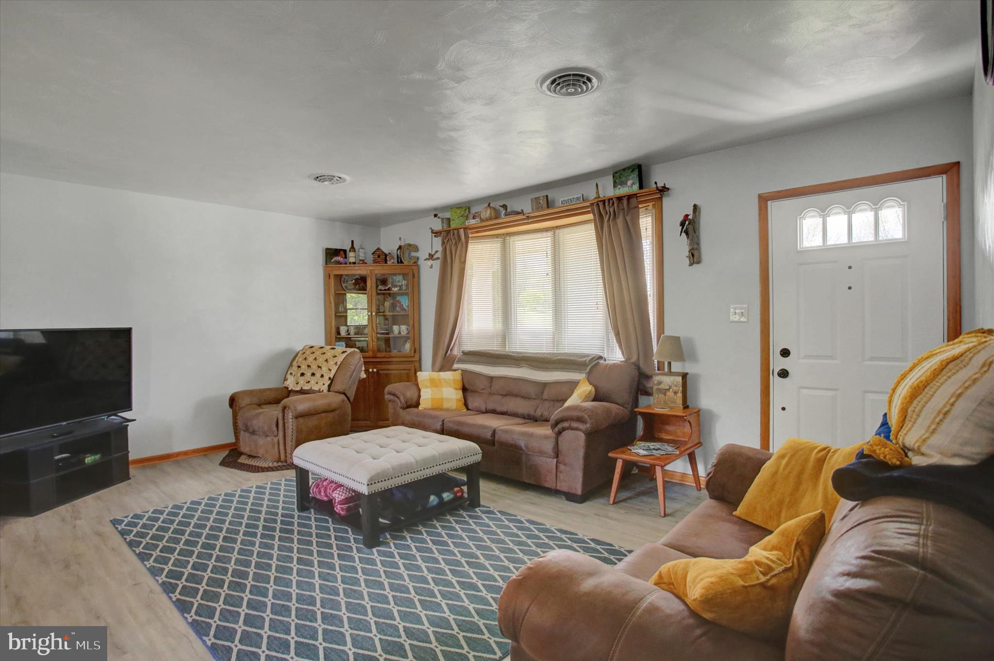 1561 Lakeshore Drive Chambersburg, PA 17202 - Photo 11 of 44 living room w/ front door