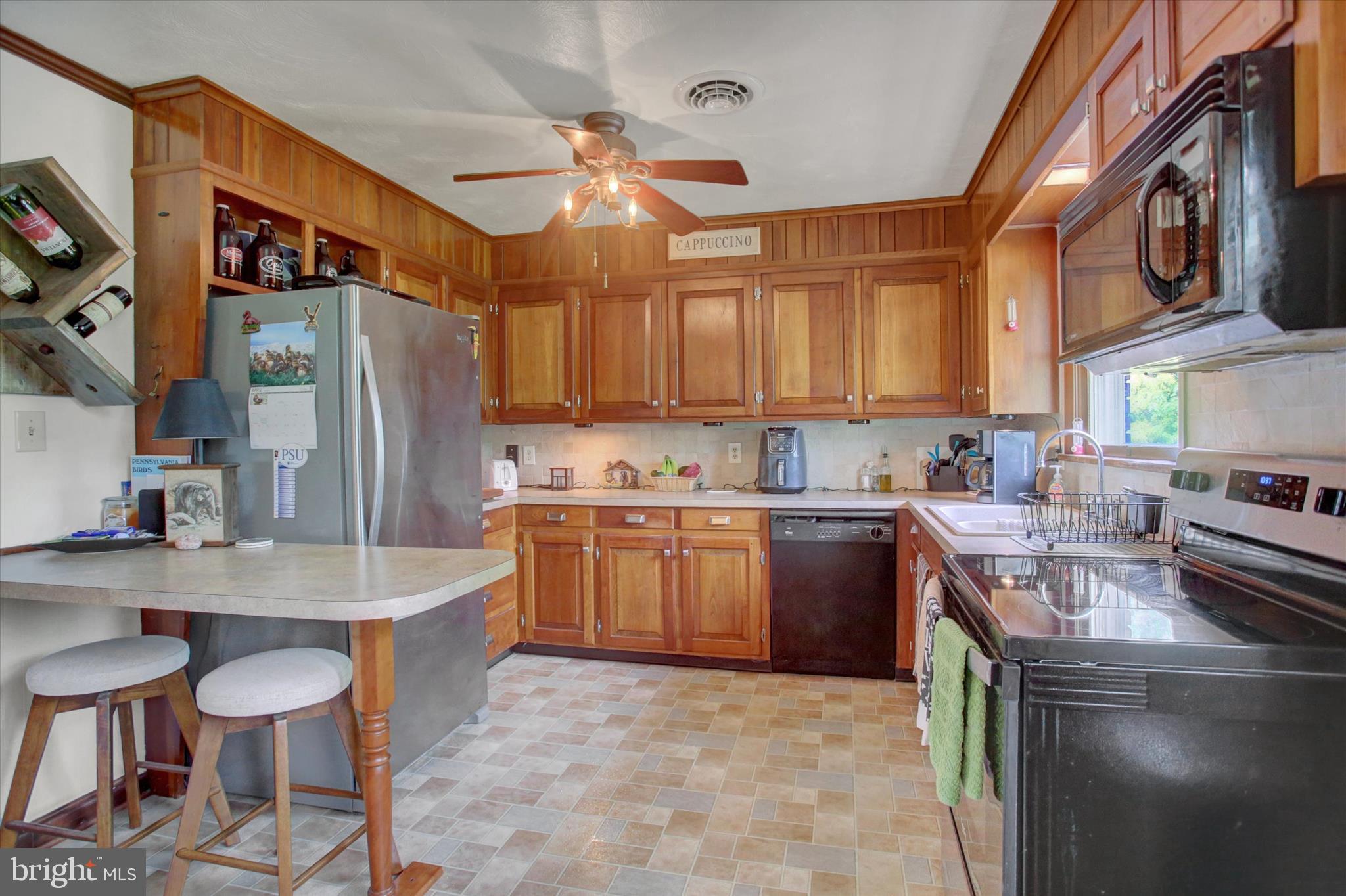 1561 Lakeshore Drive Chambersburg, PA 17202 - Photo 15 of 44 kitchen