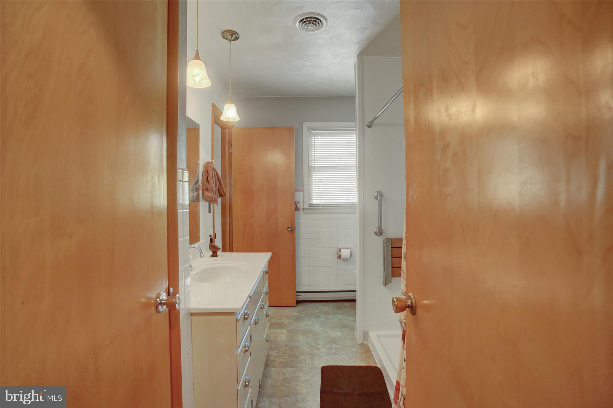 1561 Lakeshore Drive Chambersburg, PA 17202 - Photo 18 of 44 main level bathroom