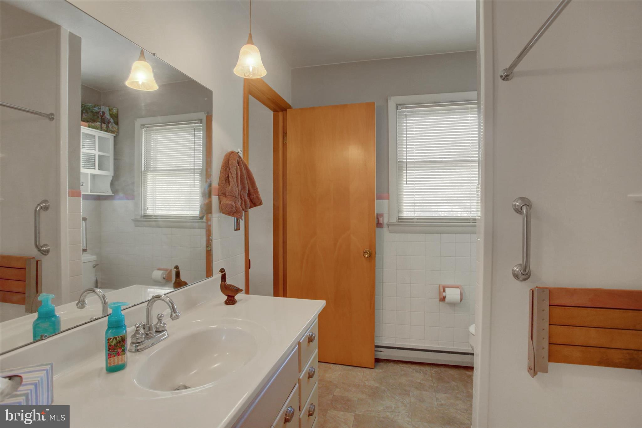 1561 Lakeshore Drive Chambersburg, PA 17202 - Photo 19 of 44 main hall bath