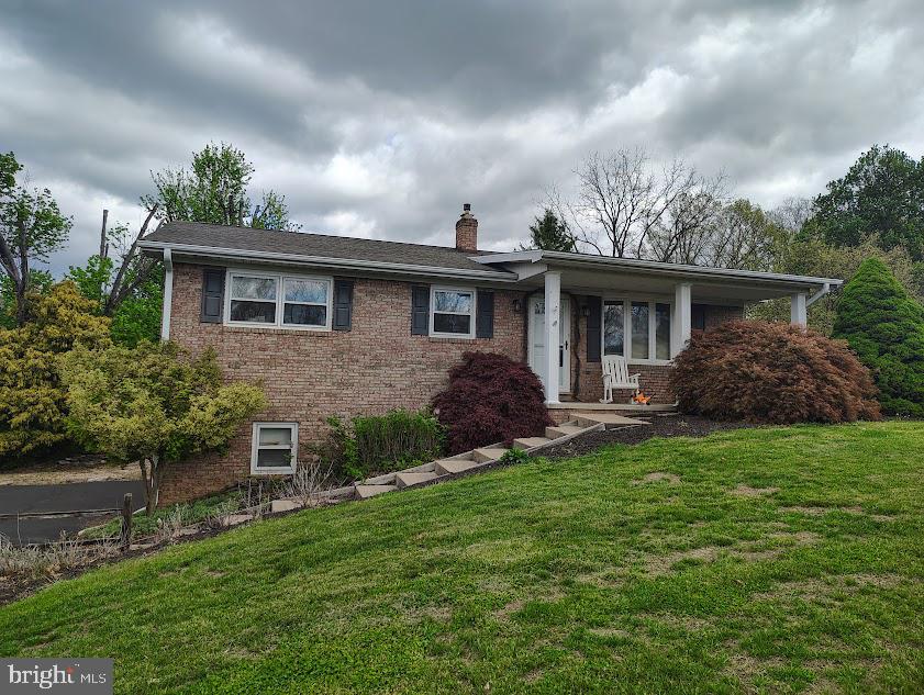 1561 Lakeshore Drive Chambersburg, PA 17202 - Photo 3 of 44