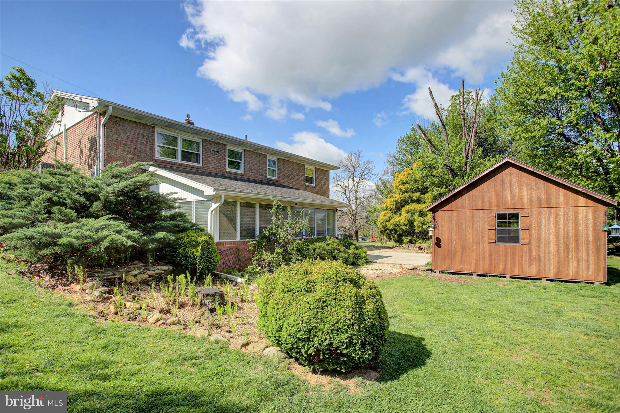 1561 Lakeshore Drive Chambersburg, PA 17202 - Photo 43 of 44 side/back view