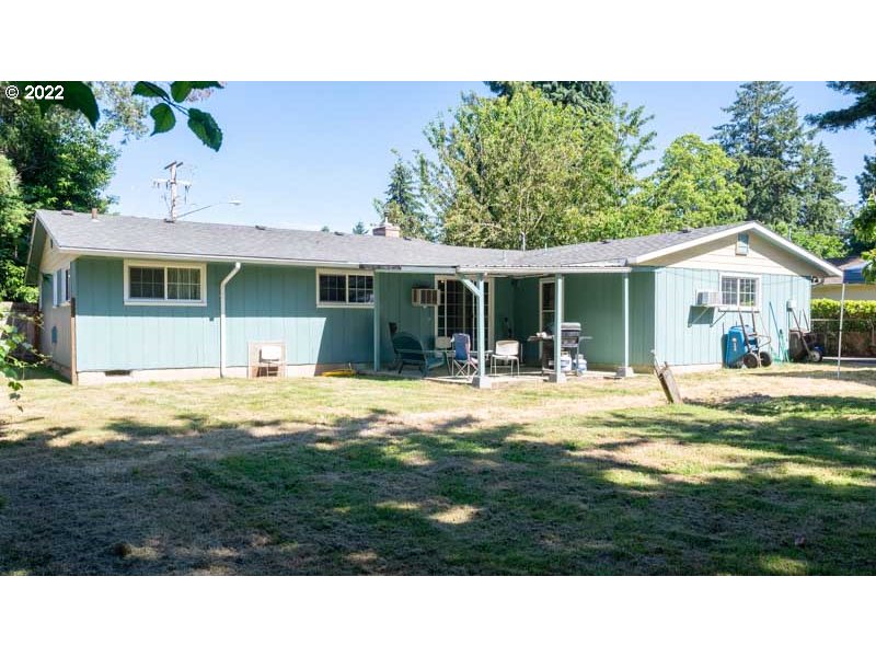 370 Lombard Lane Eugene, OR 97404 - Photo 16 of 19 a view of a house with a swimming pool