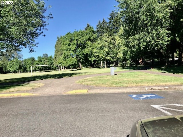370 Lombard Lane Eugene, OR 97404 - Photo 19 of 19 a view of a tennis court