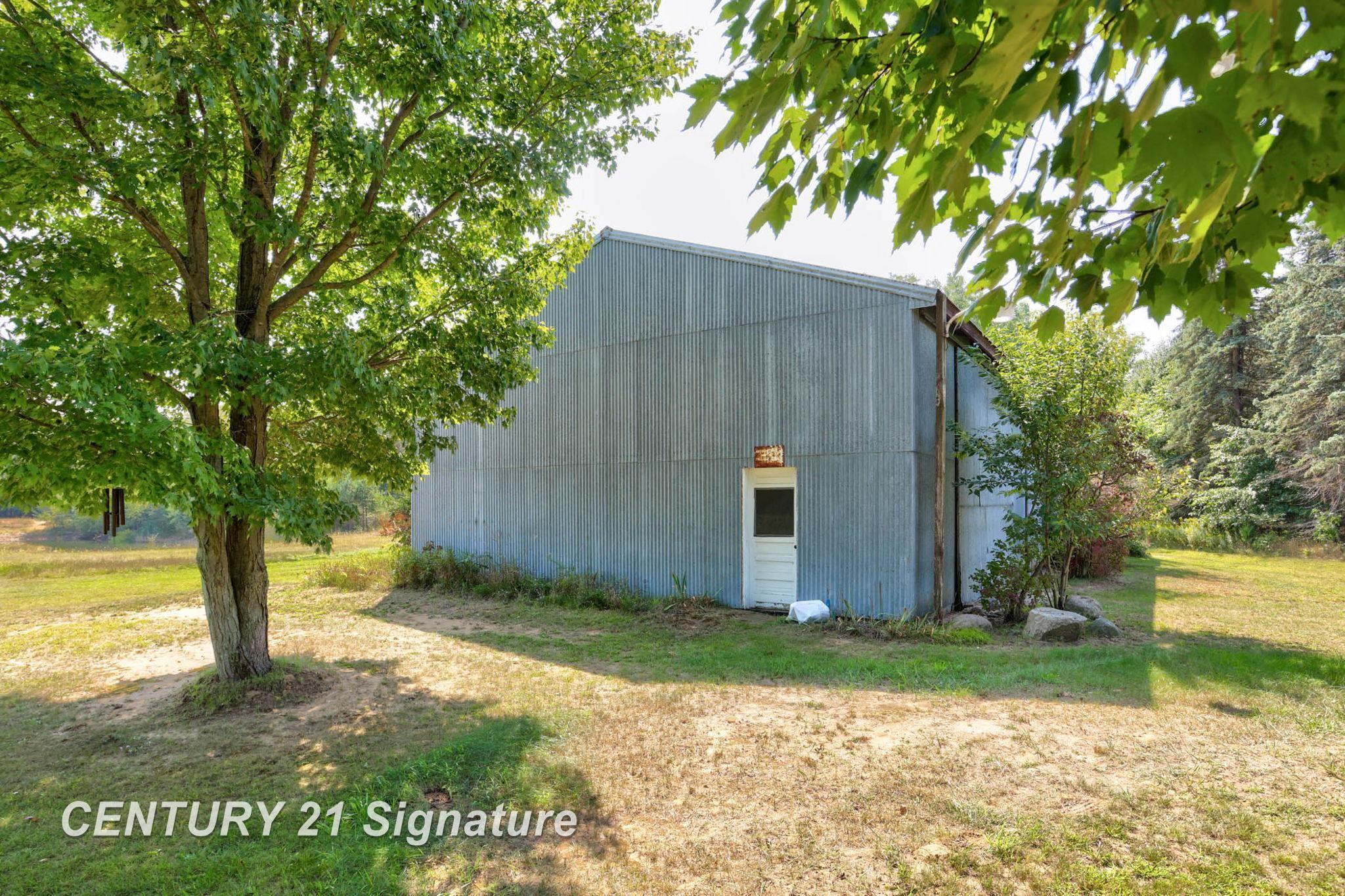 1381 South Brennan Road Hemlock, MI 48626 - Photo 36 of 63
