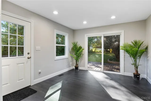 $284,900 | 96 Ellen Street, Oswego, NY 13126