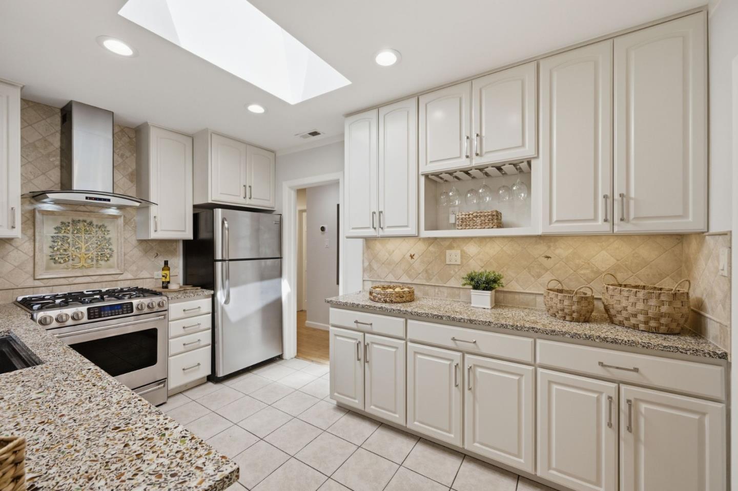 190 East Middlefield Road Mountain View, CA 94043 - Photo 14 of 60 Gallery Image 14