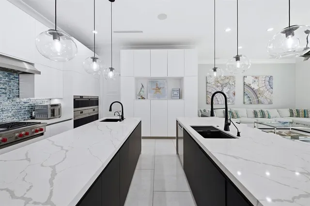 $9,900,000 | 720 Isle Of Palms Drive, Fort Lauderdale, FL 33301