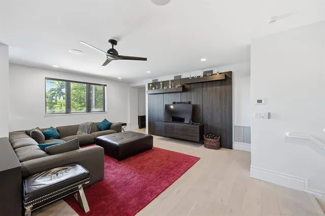 $9,900,000 | 720 Isle Of Palms Drive, Fort Lauderdale, FL 33301