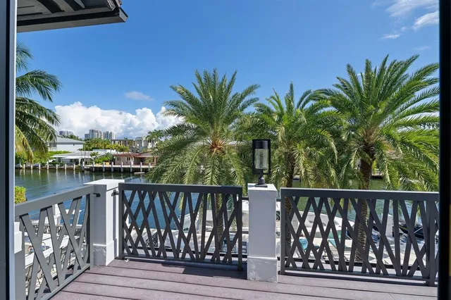 $9,900,000 | 720 Isle Of Palms Drive, Fort Lauderdale, FL 33301