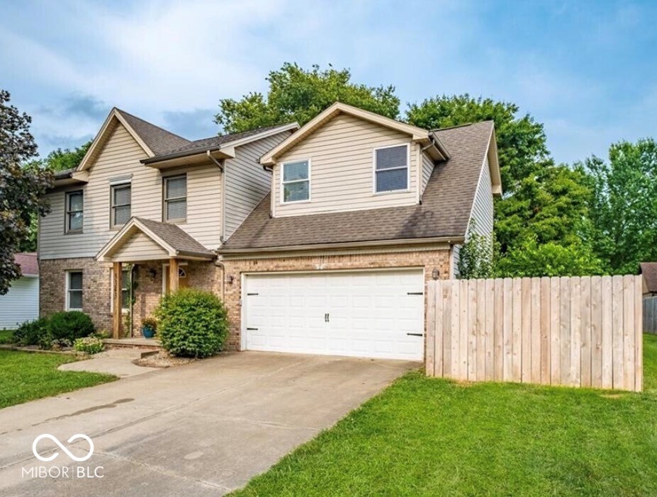 3343 Old Field Lane Columbus, IN 47203 - Photo 2 of 2