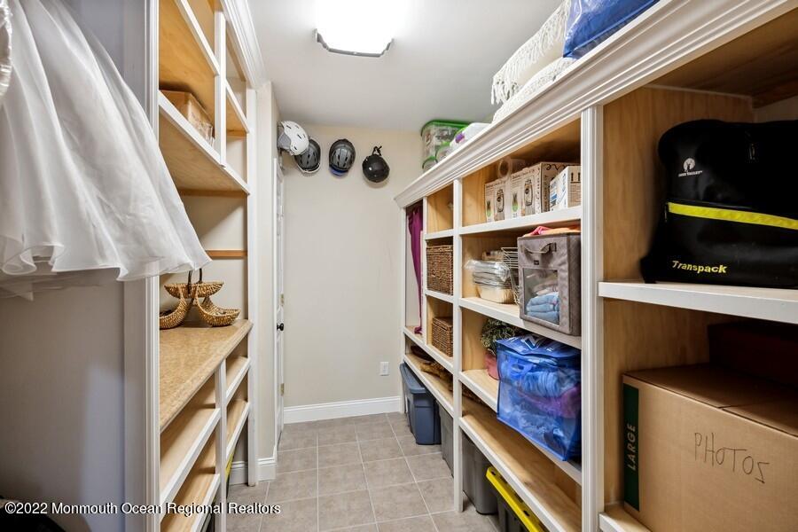 25 Green Hills Road East Brunswick, NJ 08816 - Photo 35 of 50 32_25GreenHills_2037_LowRes