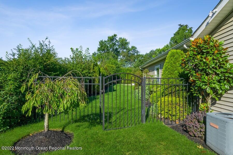 25 Green Hills Road East Brunswick, NJ 08816 - Photo 36 of 50 07_25GreenHillsRd_2009_LowRes