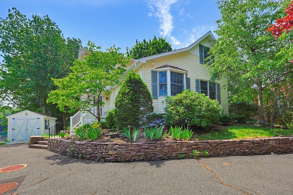 82 Ridge Road Foxboro, MA 02035 - Photo 3 of 32