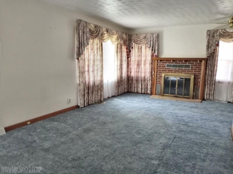 129 Spring Street Narrows, VA 24124 - Photo 4 of 18 Gallery Image 4