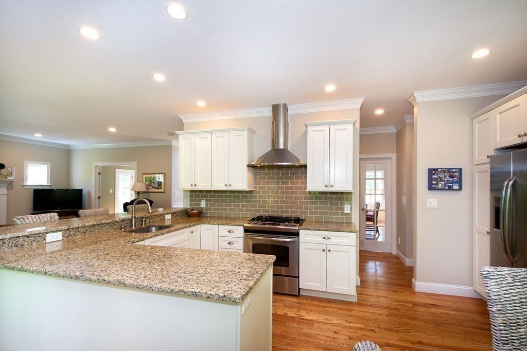 10 Sanctuary Pond Road Cohasset, MA 02025 - Photo 13 of 31