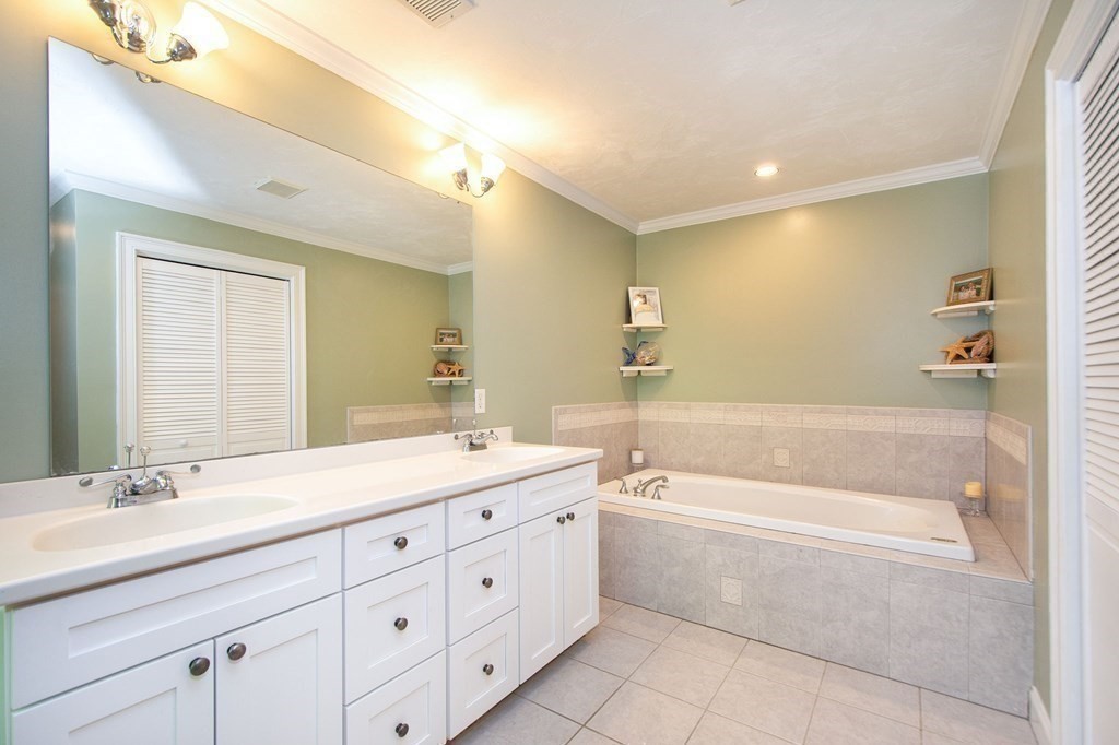 10 Sanctuary Pond Road Cohasset, MA 02025 - Photo 23 of 31